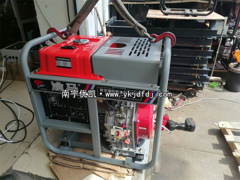 2023年8月10日，10kw柴油發(fā)電機(jī)組加裝ATS柜裝車發(fā)貨