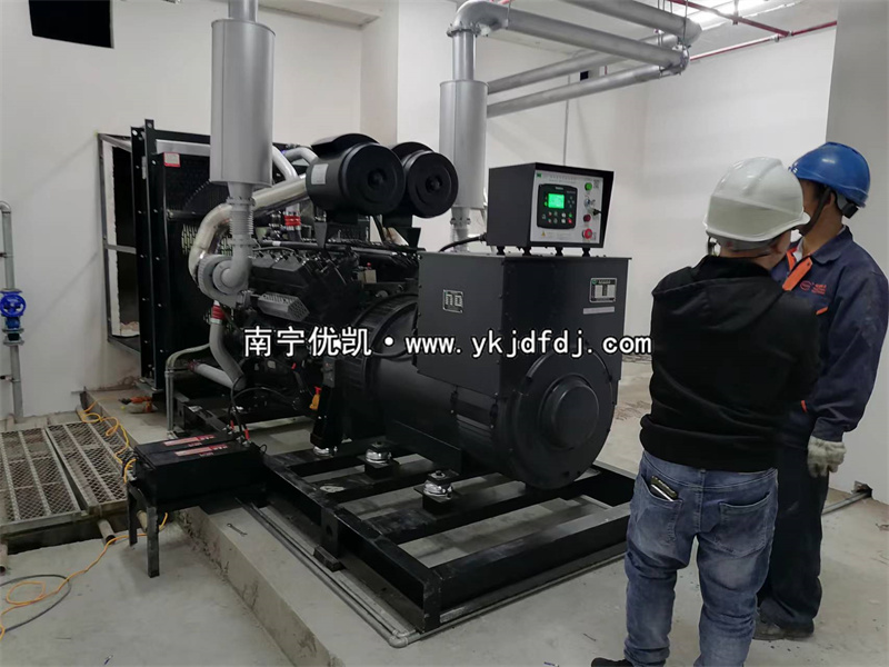 2023年11月17日，河池宜州項(xiàng)目550kw凱普柴油發(fā)電機(jī)組安裝調(diào)試