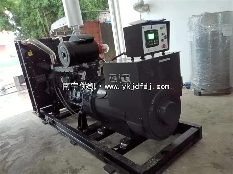 2024年3月14日，學(xué)校項(xiàng)目400kw凱普柴油發(fā)電機(jī)組安裝調(diào)試并通過驗(yàn)收