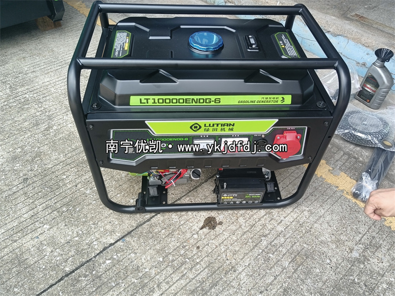 2024年6月26日，客戶(hù)到店自提一臺(tái)7.5KW汽油發(fā)電機(jī)組