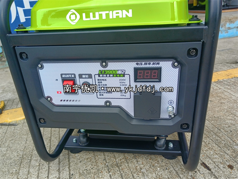 2024年6月28日，客戶(hù)到店自提一臺(tái)3KW汽油變頻發(fā)電機(jī)