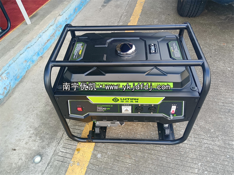 2024年8月8日，客戶到店自提7.5KW汽油發(fā)電機(jī)組