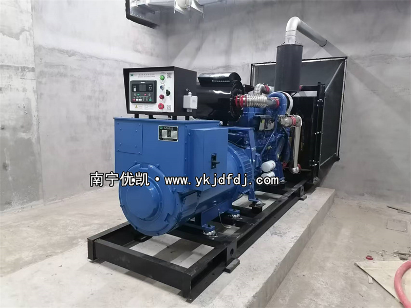 2024年11月25日，南寧高新區(qū)項(xiàng)目400kw柴油發(fā)電機(jī)組安裝并試機(jī)