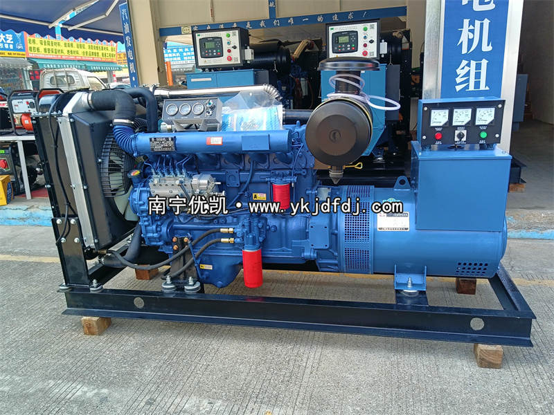 2024年12月30日，河池項(xiàng)目100kw柴油發(fā)電機(jī)組裝車發(fā)貨