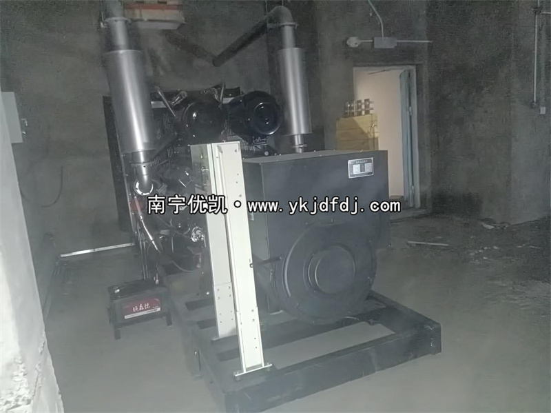 2024年3月25日，馬山高鐵站項(xiàng)目500kw凱普柴油發(fā)電機(jī)組安裝完成