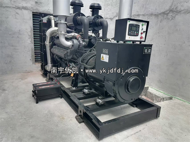 2025年7月6日，欽州項目600KW上柴發(fā)電機組安裝調(diào)試完成并通過驗收