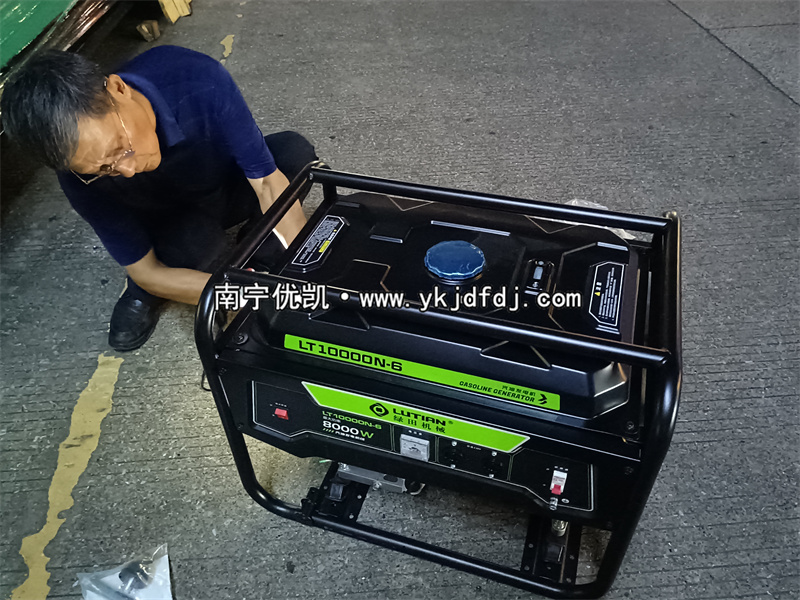 2025年9月1日，綠田8kw汽油發(fā)電機組試機發(fā)貨