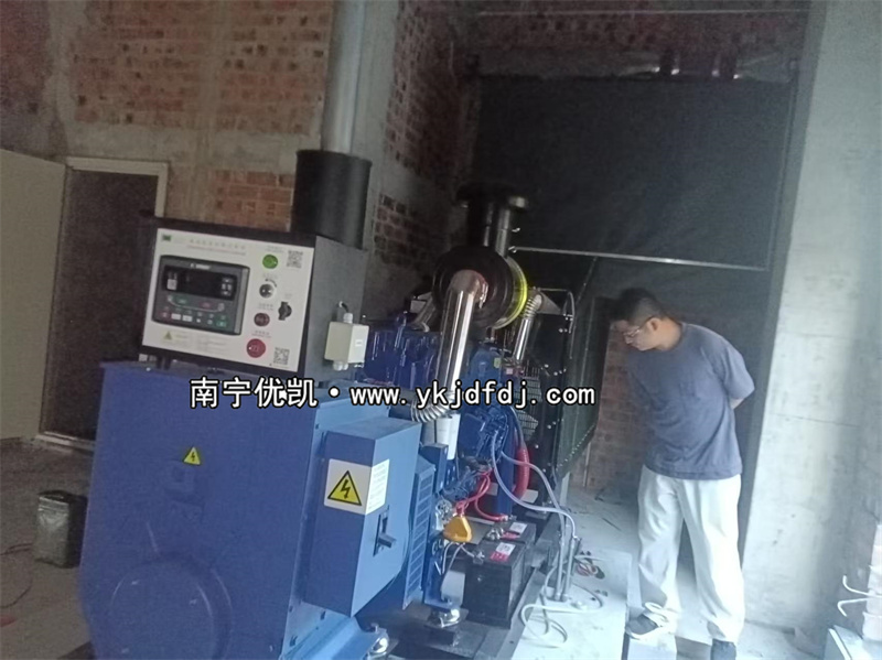 2025年10月13日，平果項目200KW柴油發(fā)電機組安裝完成