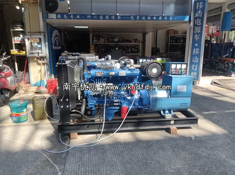 2025年11月18日，客戶到店自提兩臺80kw柴油發(fā)電機組并試機